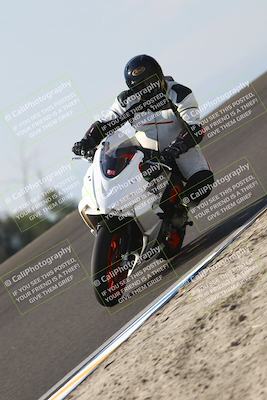 media/Nov-02-2025-Lets Ride (Sun) [[f7a3caa734]]/B Group/1120am (Turn 2 Inside)/